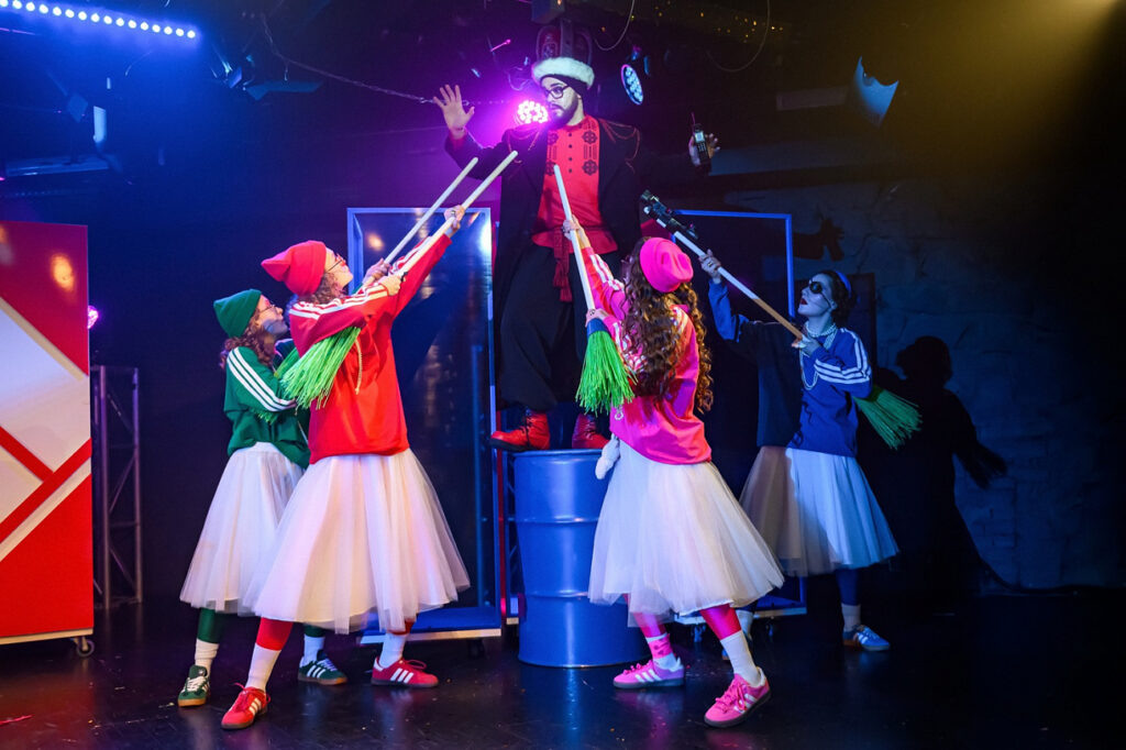    Спектакль «Летучий корабль». Фото предоставлены пресс-службой фестиваля Источник фото: Театр To Go