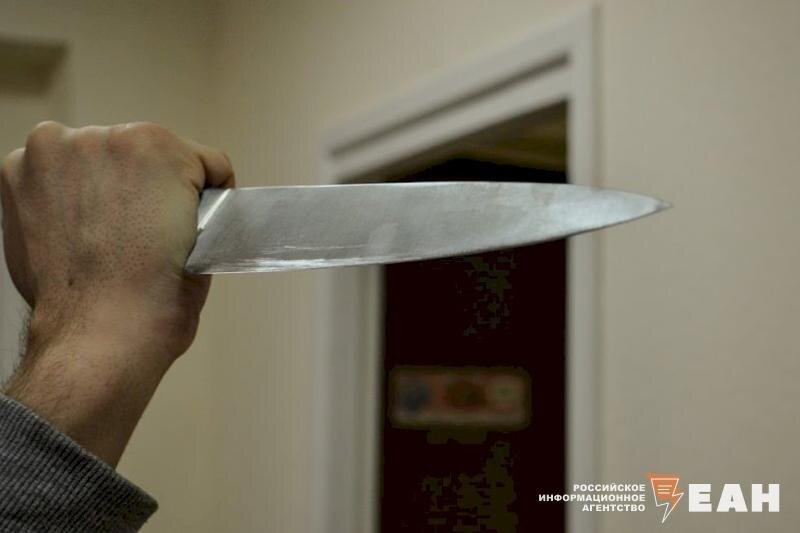    ЕАН. Нож в руке