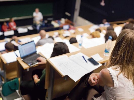    Студенты // Фото с сайта Getty images, Ирина Мельникова