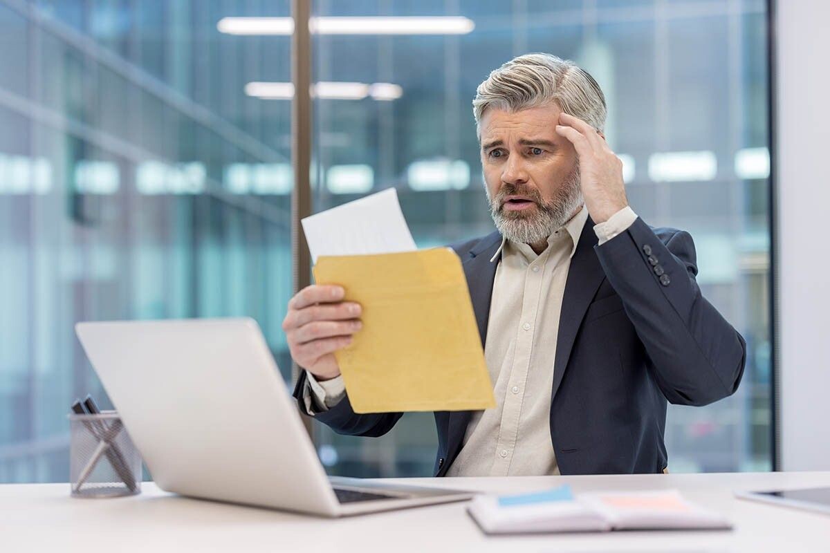 У вас есть полгода с момента, как вы узнали о своем праве. Независимо от того, когда наследодатель умер. Источник: voronaman / Shutterstock / FOTODOM📷
