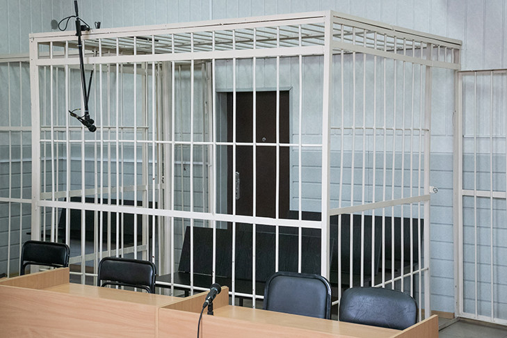 Подростков приговорили к двум месяцам домашнего ареста за попытку диверсии в Новосибирской области