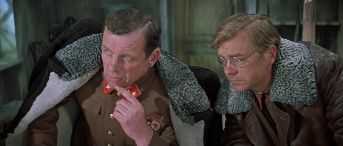 Совещание в штабе армии под командованием армии Бессонова. К/ф "Горячий снег"