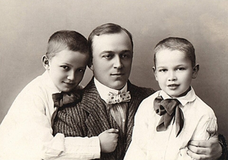 С сыновьями