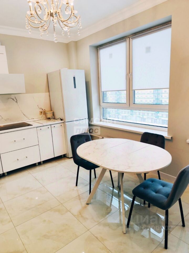 Арт. 129085869 Сдается впервые! Просторная 2 комнатная квартира в ЖК " Большое Путилково " . В квартире сделан евроремонт, есть вся мебель и техника. 