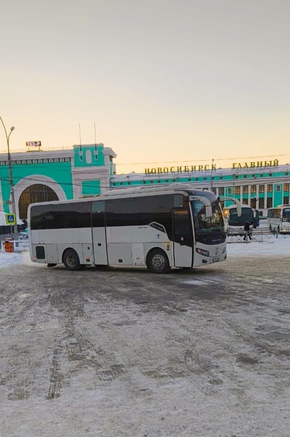Сын сфотографировал, чтобы отправить отцу № автобуса. Только эта фотография и осталась от той поездки