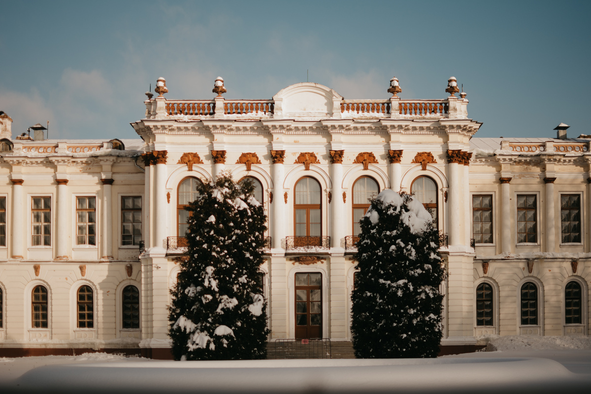 вид на усадьбу со двора. Фото: Регина Абдразякова