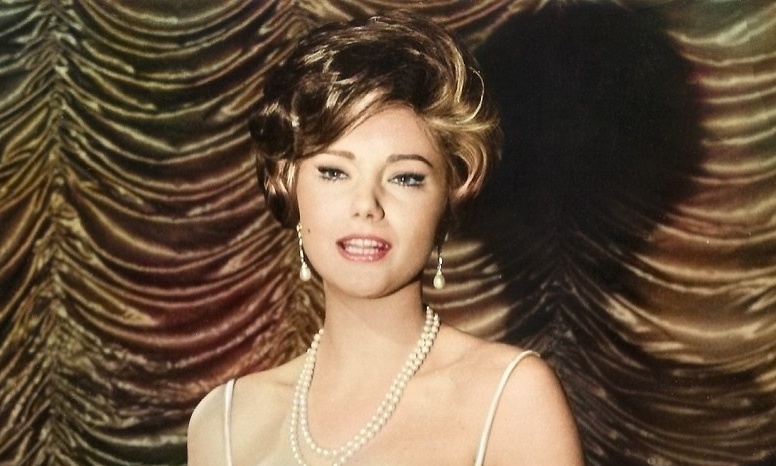 Сильва Кошина в комедии "Уличный регулировщик"