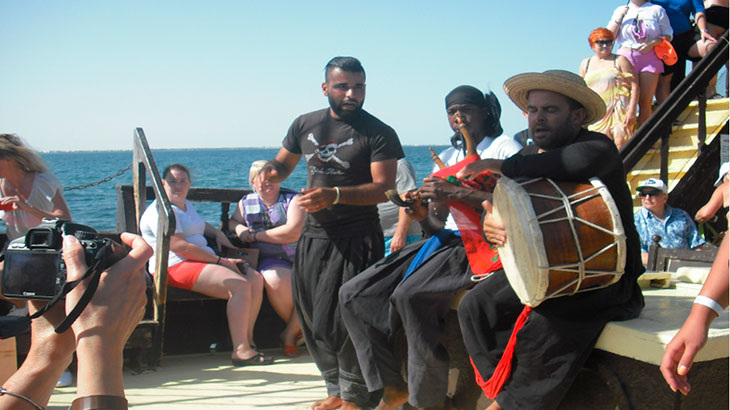 Веселые пираты.