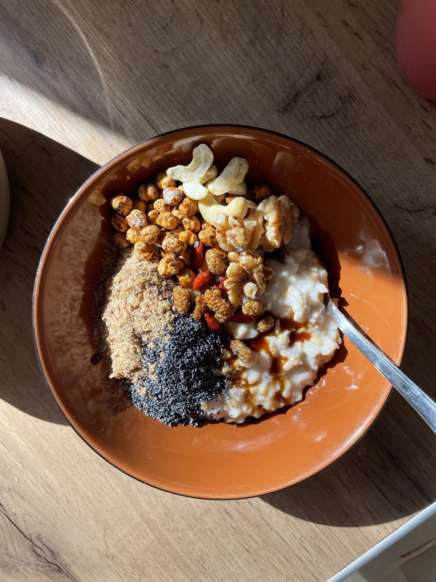 Пример завтрака, который дает энергию (описание механизма работы ниже) 