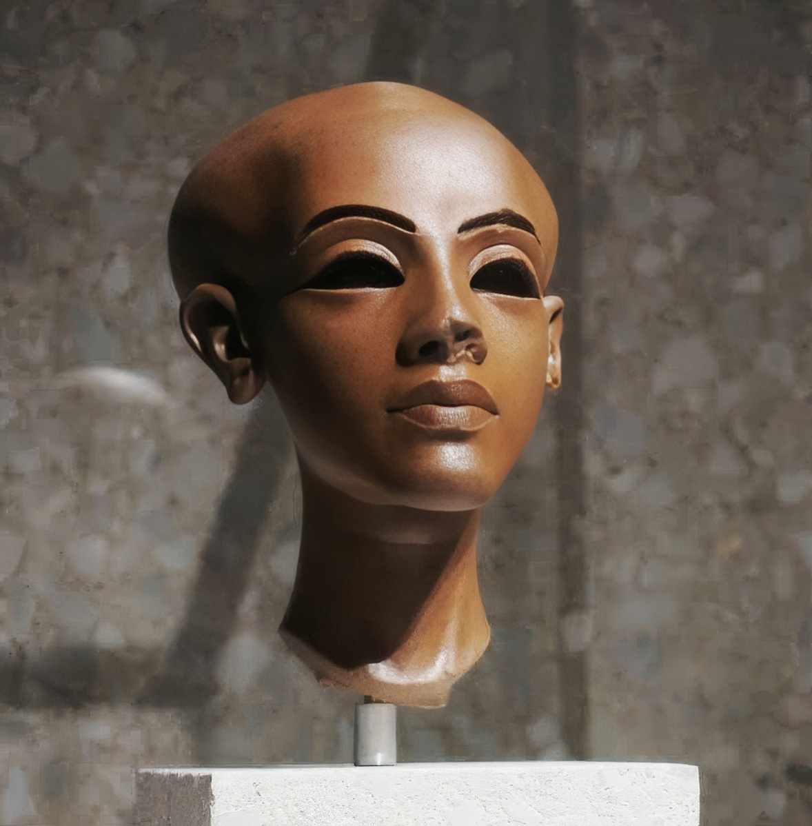 Бюст человека с вытянутым черепом 