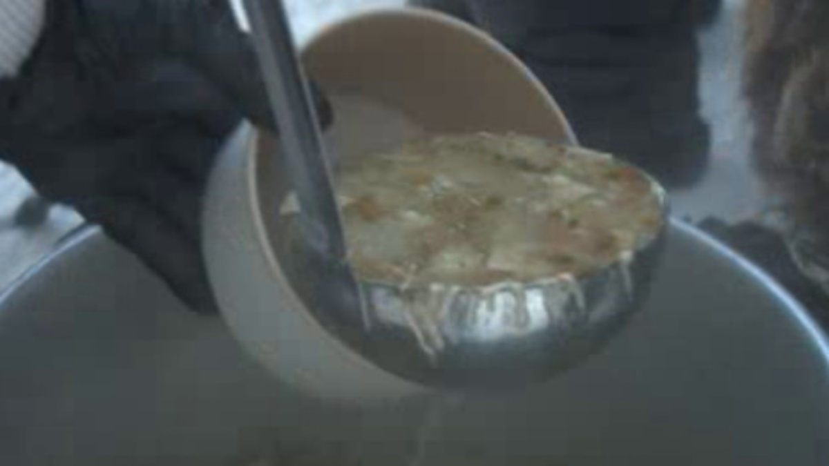    Волонтёры курского «Домика добрых дел» чаще готовят обеды для бездомных