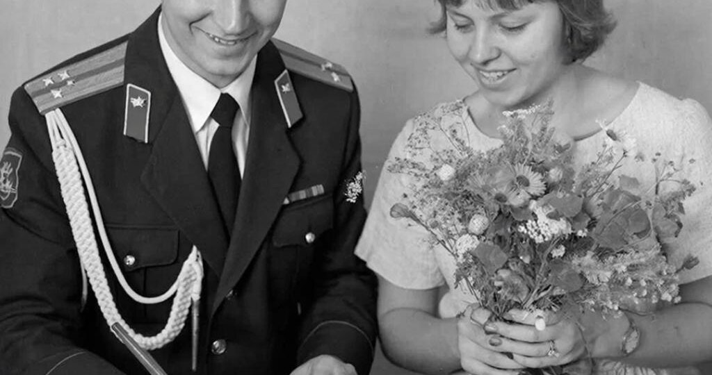 Брак по расчету: как и почему быстро женились военные в СССР