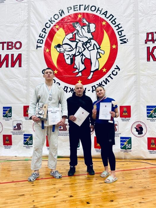 Псковские спортсмены джиу-джитсу стали призёрами первенства России
Фото: из группы «Академия джиу-джитсу Dragon's Den Pskov» в соцсети «ВКонтакте»