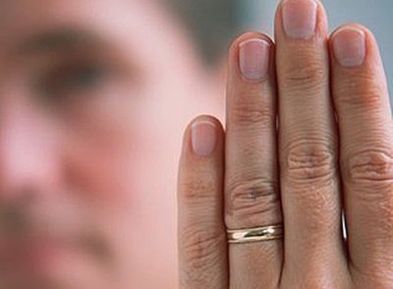 Это всё из-за него