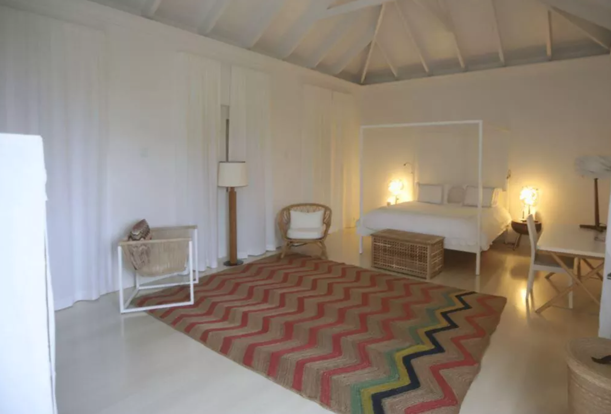 Интерьер одного из помещений на острове Эпштейна © Комитет по надзору палаты представителей США