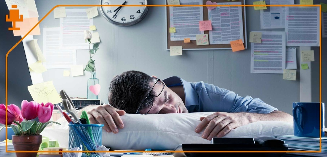 Февраль — месяц, когда из-за холода, короткого светового дня и сидячей работы энергия заметно падает, а усталость накапливается быстрее. Часто дело не в нагрузке, а в условиях работы, поэтому комфорт рабочего места зимой становится особенно важным.