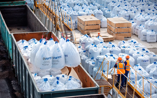 К 2025 году общая годовая производственная мощность превысила 900 тыс. тонн изделий, а суммарный объём выпуска за всю историю более 12 млн тонн.