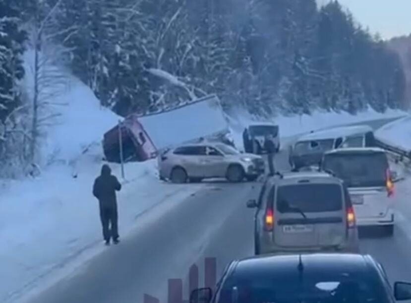   Кадр из видеоролика в ТГ-канале Госавтоинспекции Красноярского края