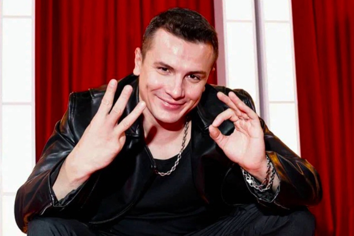     Певец и актер сериала «Клиника счастья» Юрий Николаенко заявил о мошеннике, рассылающем его маленькие дикпики