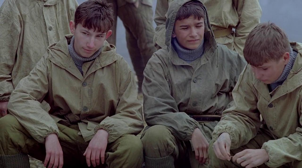 кадр из фильма "сволочи" 2006 год