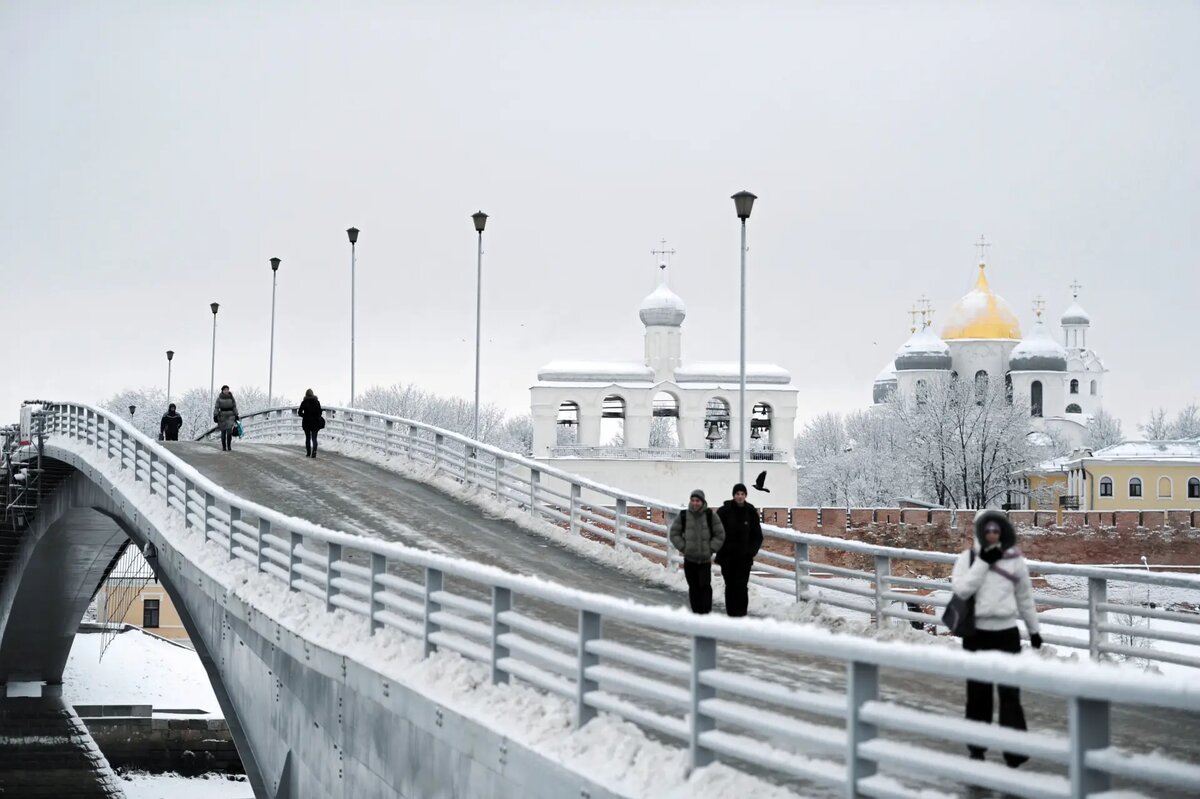     Мост через реку Волхов в Великом Новгороде. © РИА Новости. Константин Чалабов