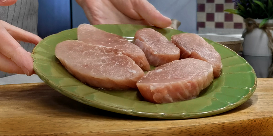 Повар из ресторана показал как готовят нежнейшее мясо на сливках. Рецепт вкусный не то слово, а способ на удивление простой