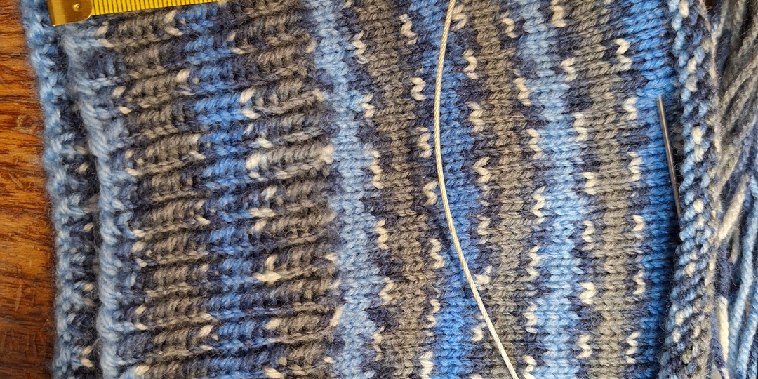 Начала вязать свитер.Новое увлечение.