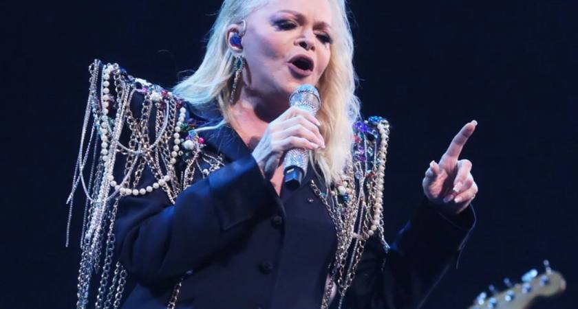 Народная артистка РФ неожиданно откровенна после громкого судебного скандала