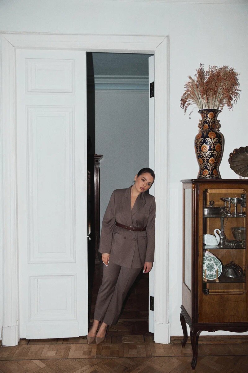 Брючный костюм 4FORMS в цвете Мокко