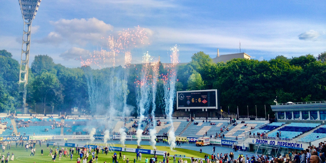 Киев 2012: футбольные легенды, лаврские купола и ночь в одном ритме