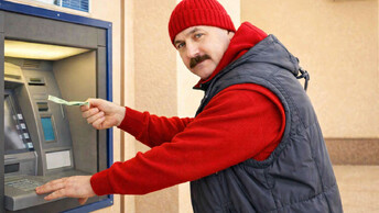 Пополнение через банкоматы хотят ограничить — кого коснётся лимит в 1 млн рублей