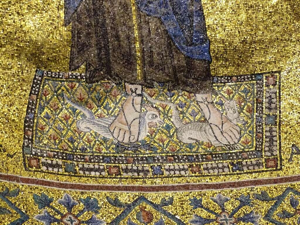 Мозаика, изображающая Христа попирающего аспида и василиска, собор Сан Джусто, Триест, Италия