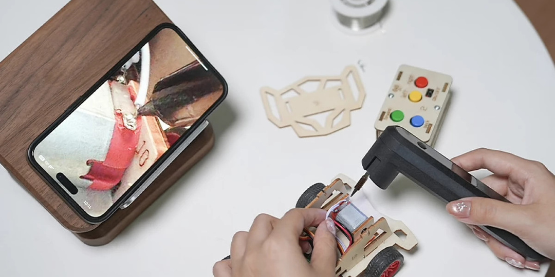 Умный паяльник D01 поможет выполнить тонкую работу благодаря встроенной камере