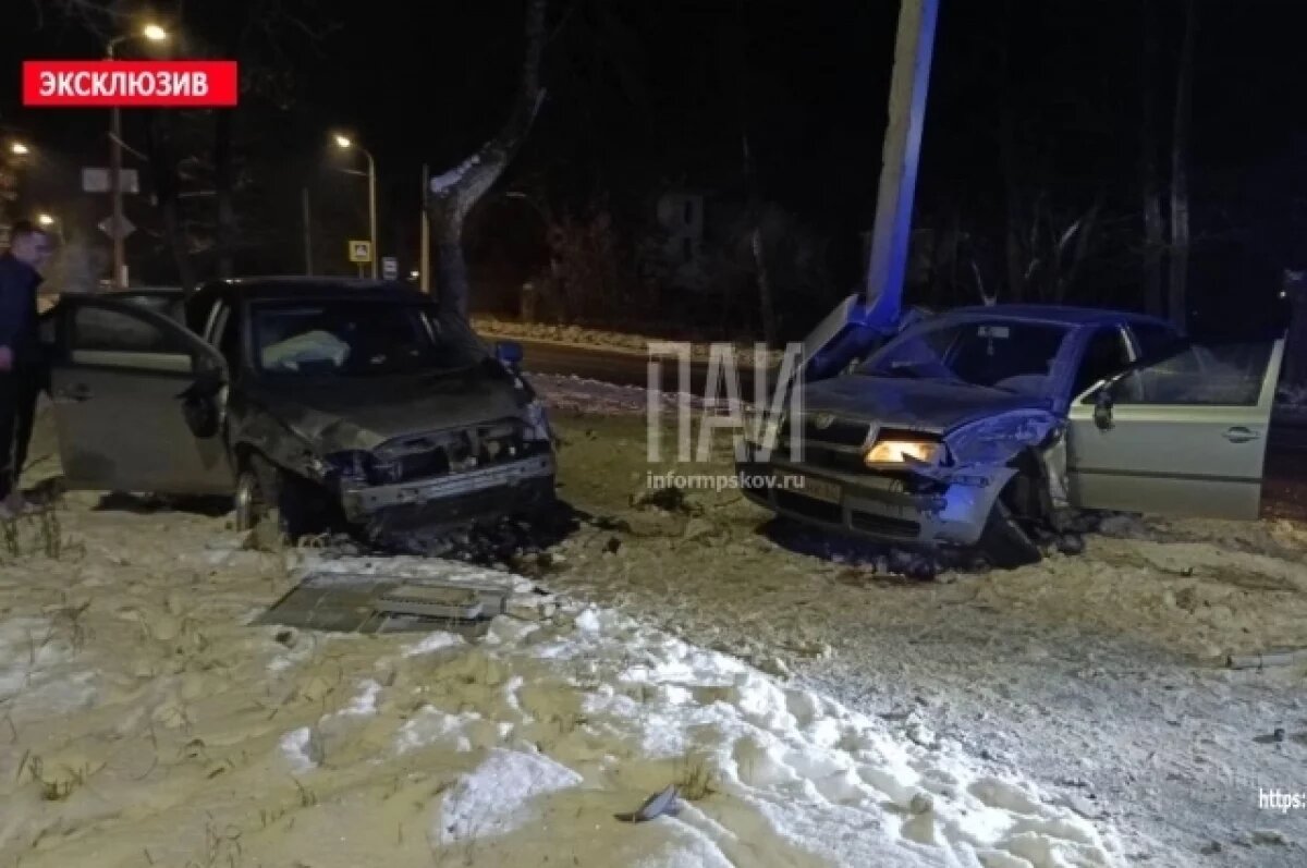    Один человек погиб и 13 пострадали в ДТП в Псковской области за неделю