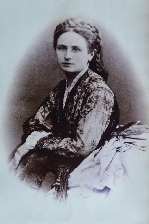 Мария Анненкова