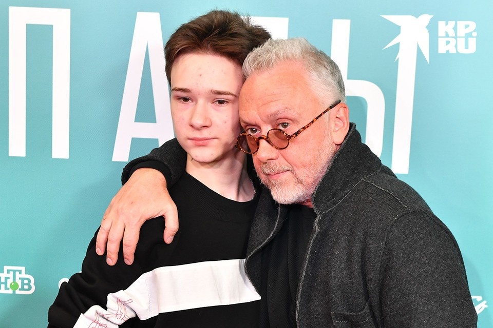    2 года колонии получил сын актера Вадима Демчога (венеролога Купитмана из сериала «Интерны» Иван МАКЕЕВ