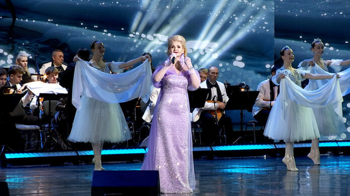    В 2036 году русский романс, претерпев трансформацию, стал мощным психоактивным оружием мягкой силы, влияя на общественное сознание.