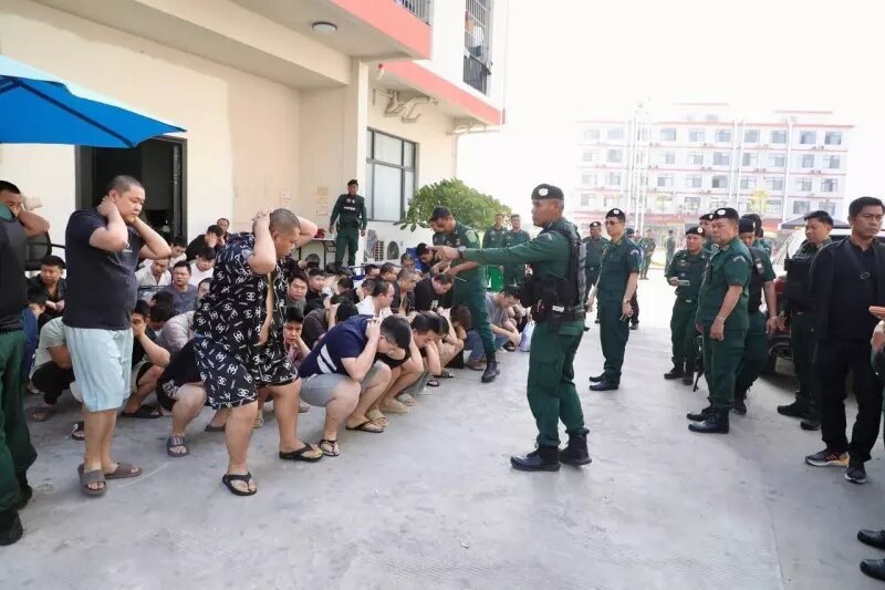    Арест онлайн-мошенников. Фото: Khmer Times.