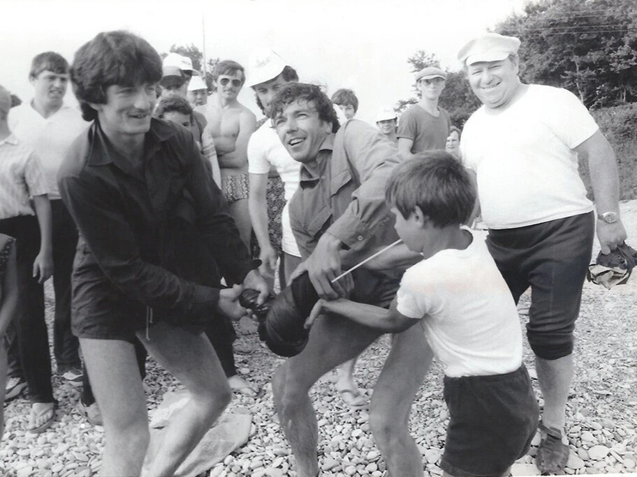 Юрий Николаев во время съемок в фильме Александра Косарева «Прежде, чем расстаться», 1984 год