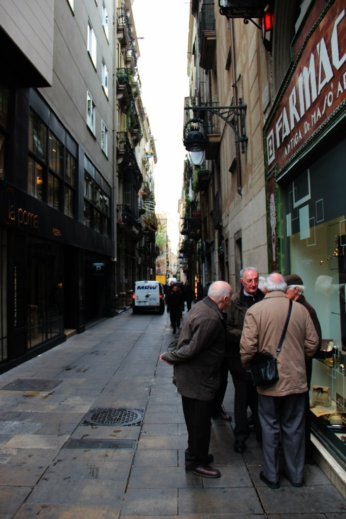 Мои фото Барселоны с тех времён. Нашла в архивах (вк)