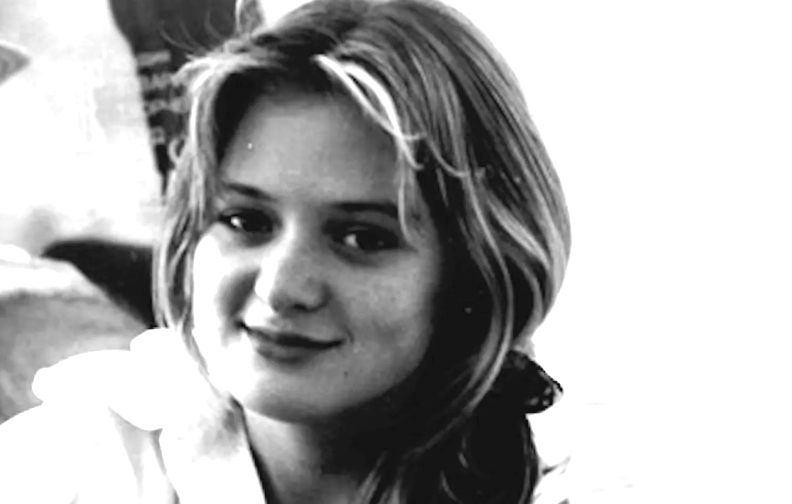 на фото Анна Михалкова в детстве