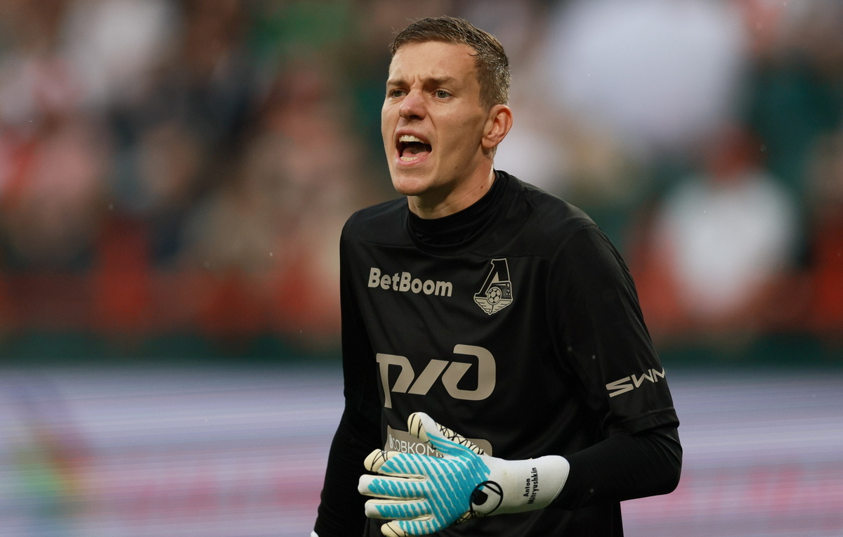    Вратарь "Локомотива" Антон Митрюшкин  Александр Щербак/ТАСС