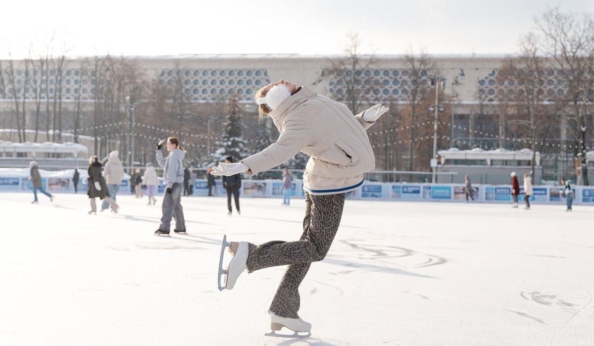     Девушка на катке. Источник: mos ru Автор фото: Пресс-служба Мэра и Правительства Москвы
