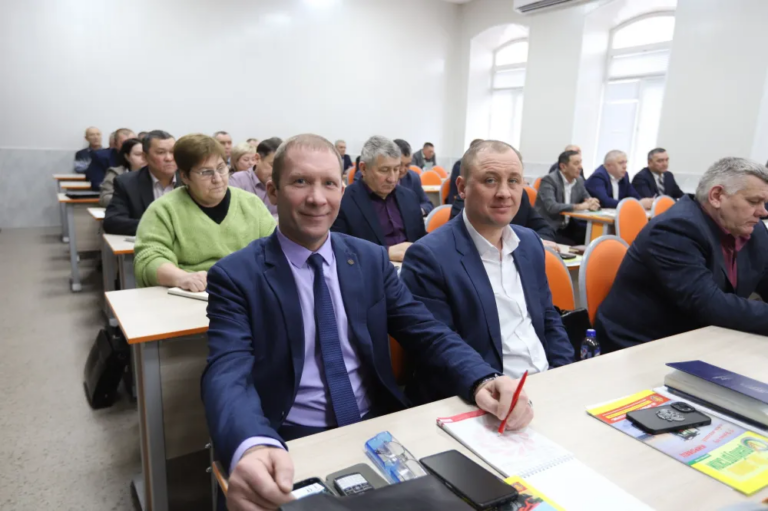    Начальники сельхозуправлений Оренбуржья приехали на курсы в ОГАУ Алла Черкесатова