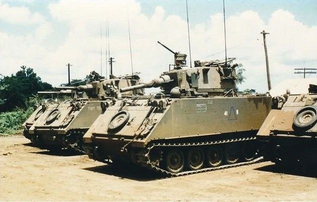 Австралийские машины огневой поддержки M113A1 FSV во Вьетнаме, начало 1970-х.