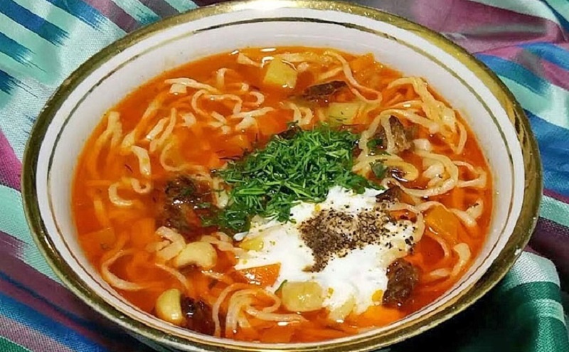 Угра: домашний суп с куриными фрикадельками и лапшой – простой секрет восточного уюта 