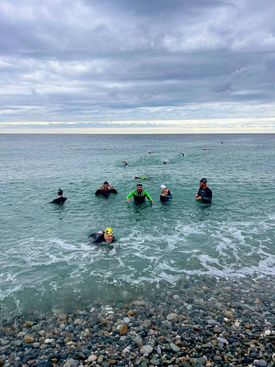 Тренировка на открытой воде на тренировочном сборе в сочи команды ABsport