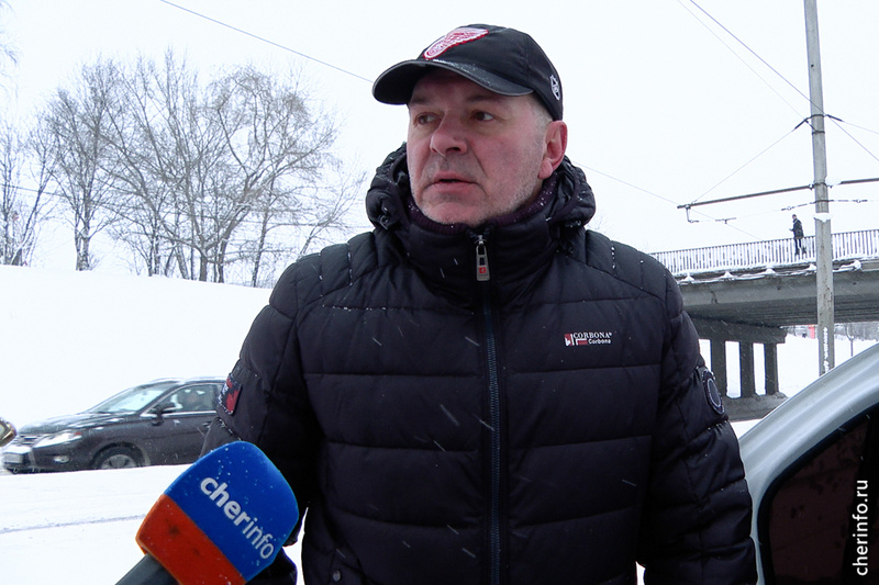    Происшествие случилось сегодня в 15 часов на повороте с улицы Судостроительной на проспект Победы.