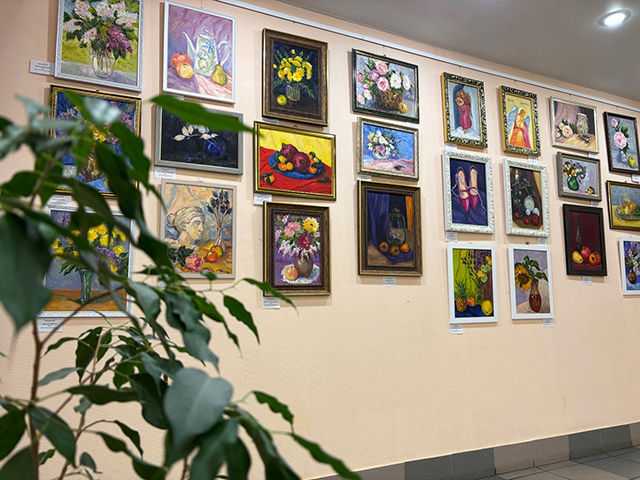 В тверской библиотеке им. Герцена открылась выставка живописи