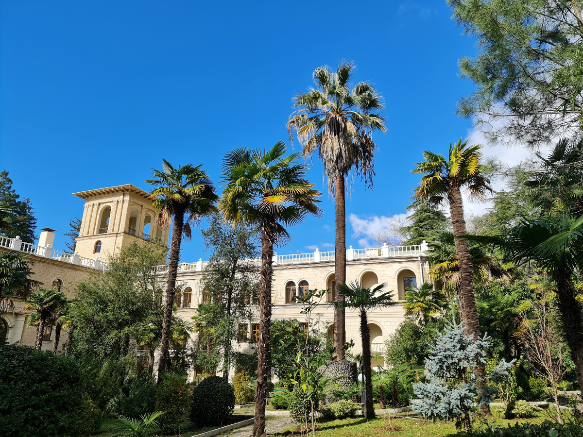 отель / санаторий "Амра", курорт Гагра, 20 минут от границы